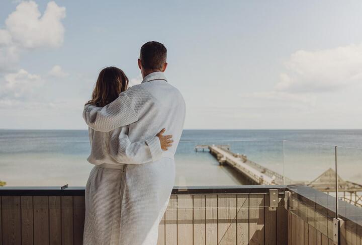 Åhus Seaside: Spa i første række til havet og 2-retters middag