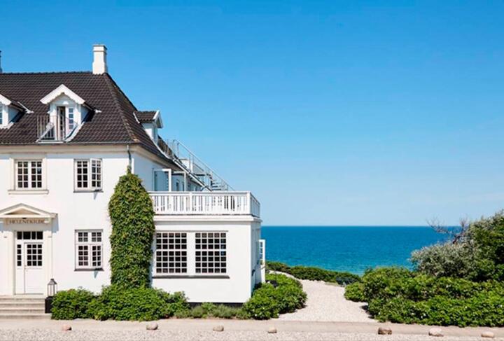 Helenekilde Badehotel: 4-retters middag og morgenbord