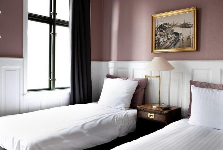 Hotel Hamlet inkl. 3-retters middag, kage og morgenmad
