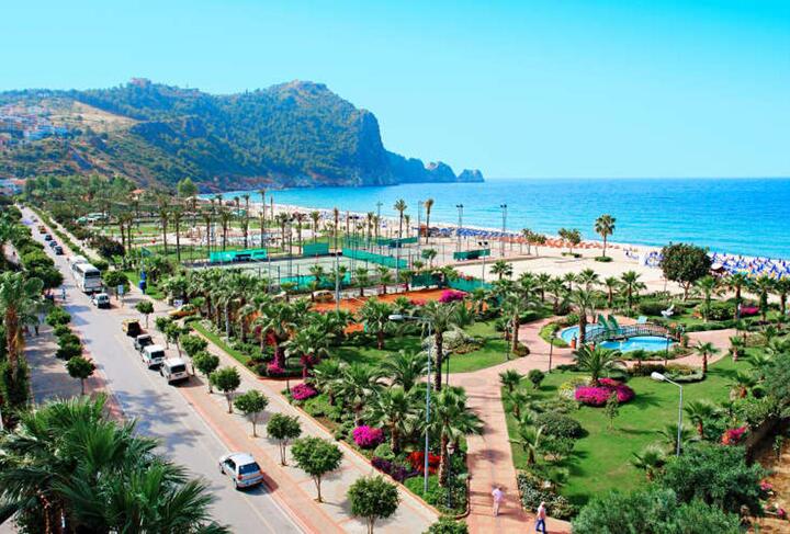 Familieferie til Alanya med Apollo inkl. fly, 7 nætter og hotel ved strand