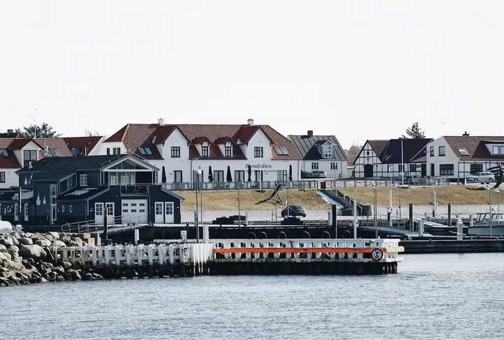 Havnebakken Badehotel: 3 overnatninger med drinks/snacks og middag