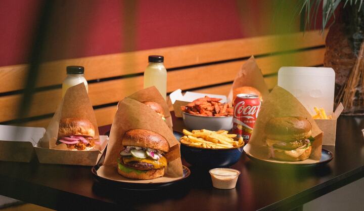 Nyåbnet burgerjoint på Amager: Halv pris på burgercombo fra Cooper's!